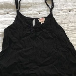 Cropped black tank